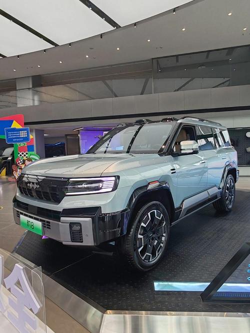 重庆172比亚迪方程豹硬派越野的爆款，英菲尼迪35周年与你共成长